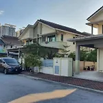 Ipoh Meru Landed Semi D With Barbeque For 12 Pax